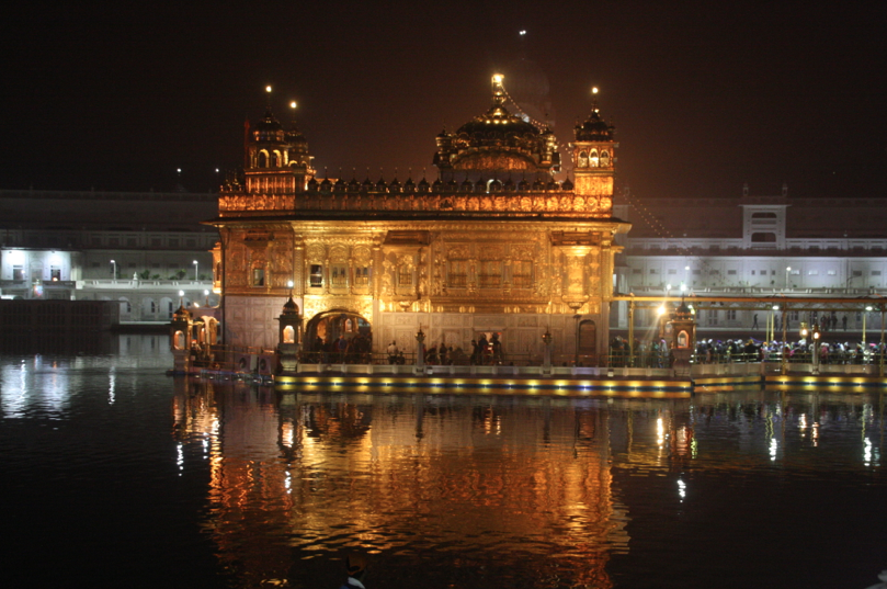 Gorgeous Golden Temple! - Global Field Trip